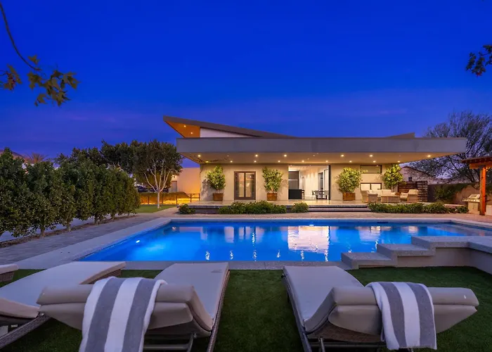 Pickleballvolleyballgolf2 Homesheated Pool Glendale